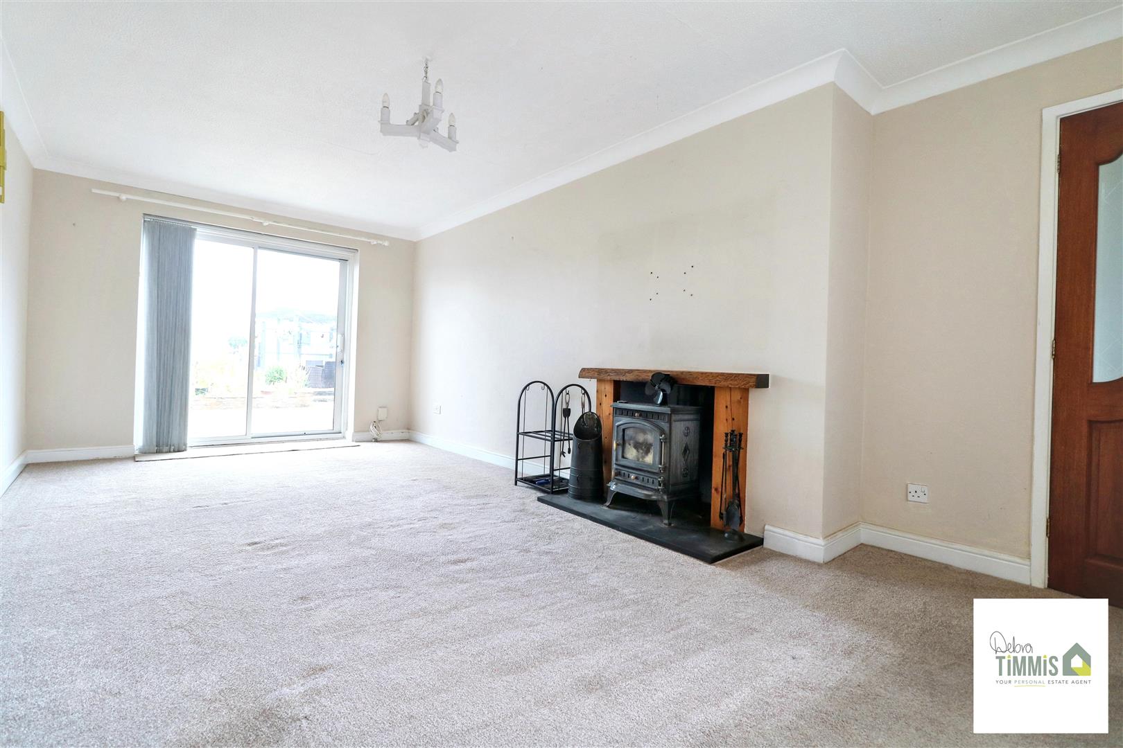 3 bed property in Hillside Road, Stoke-On-Trent